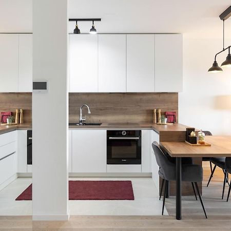 Stylish 2Bdr Apartment- Free Garage ザグレブ エクステリア 写真