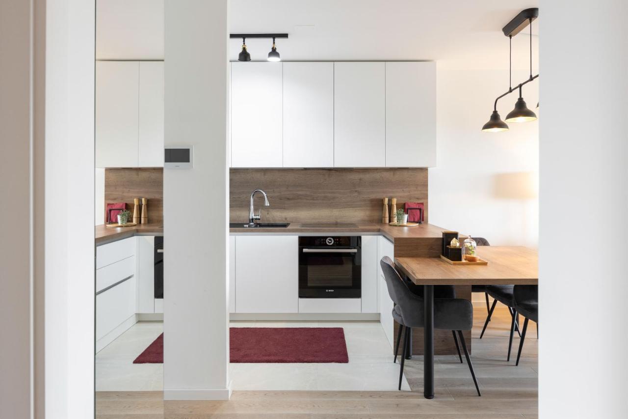 Stylish 2Bdr Apartment- Free Garage ザグレブ エクステリア 写真