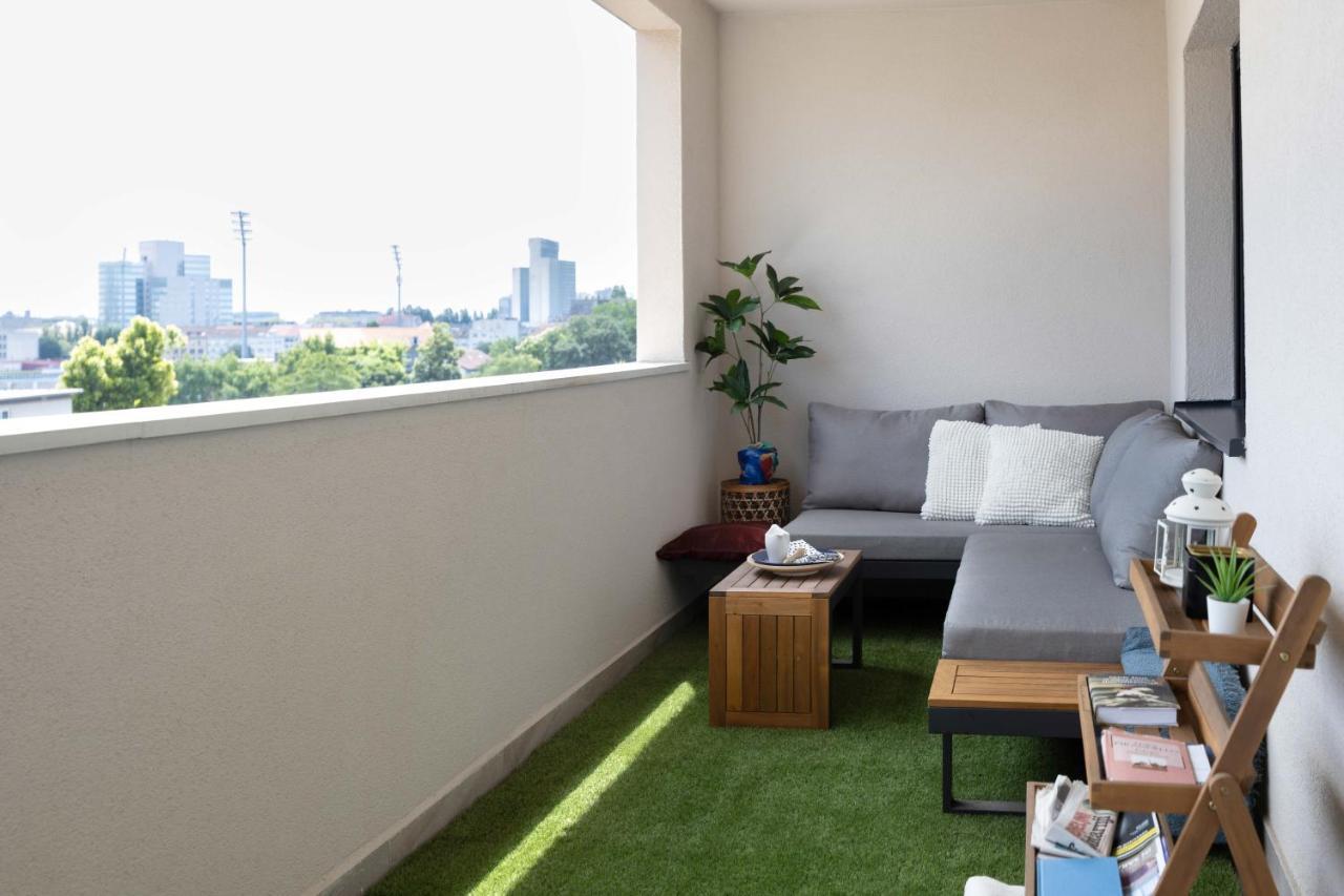 Stylish 2Bdr Apartment- Free Garage ザグレブ エクステリア 写真