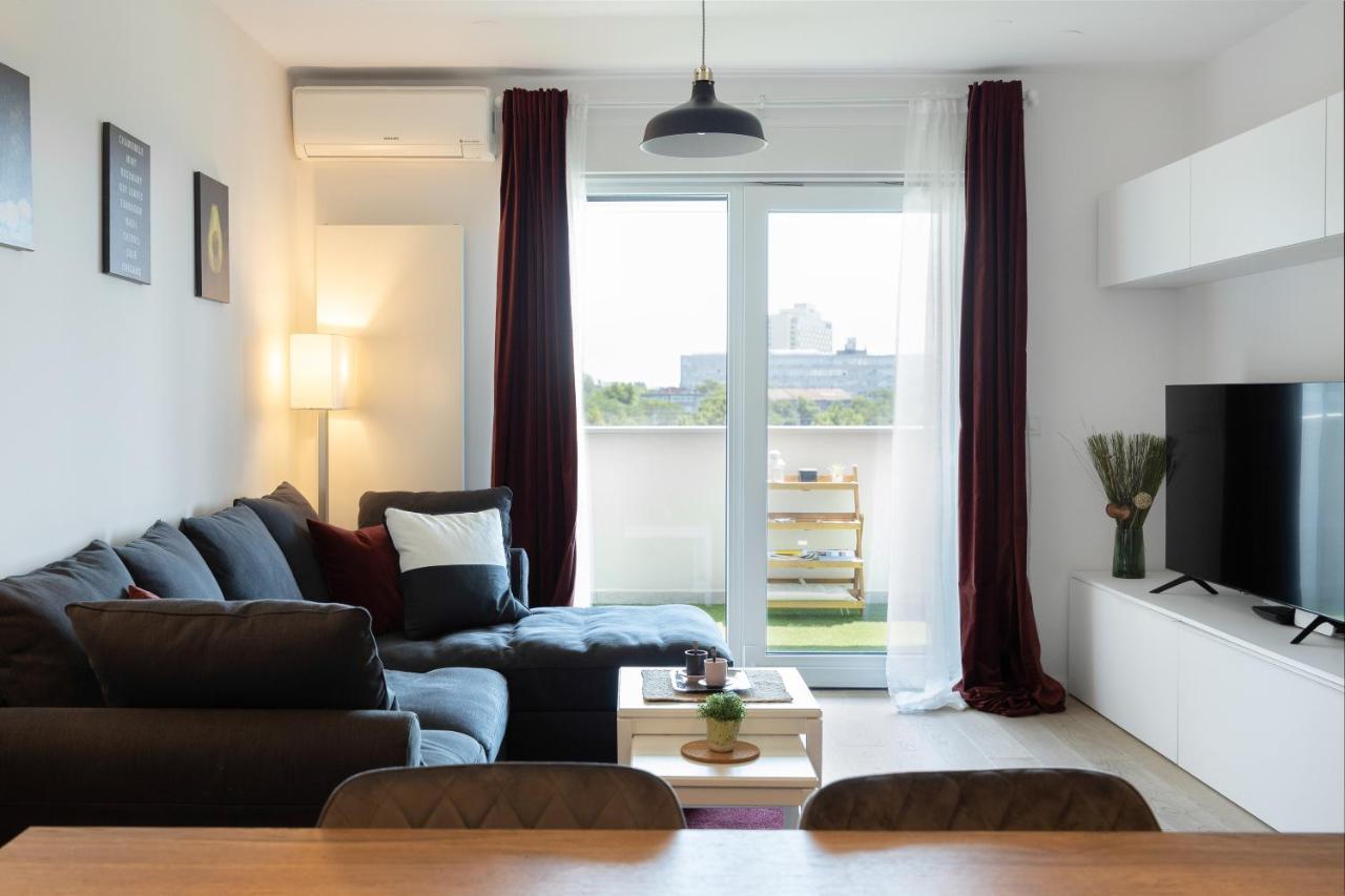 Stylish 2Bdr Apartment- Free Garage ザグレブ エクステリア 写真